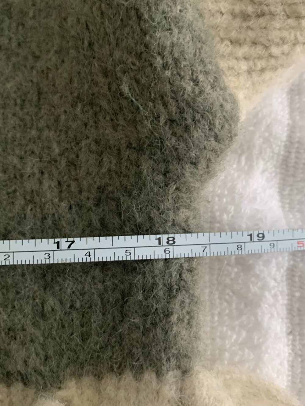 Little Mountain womens sweater - Picture 6 of 8